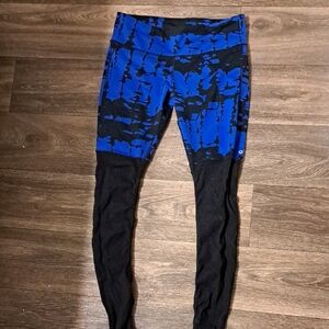 ALO Women's Leggings in Blue and Black